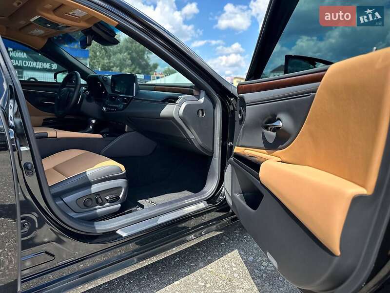 Седан Lexus ES 2024 в Киеве фото 57 Седан Lexus ES 2024 в Киеве