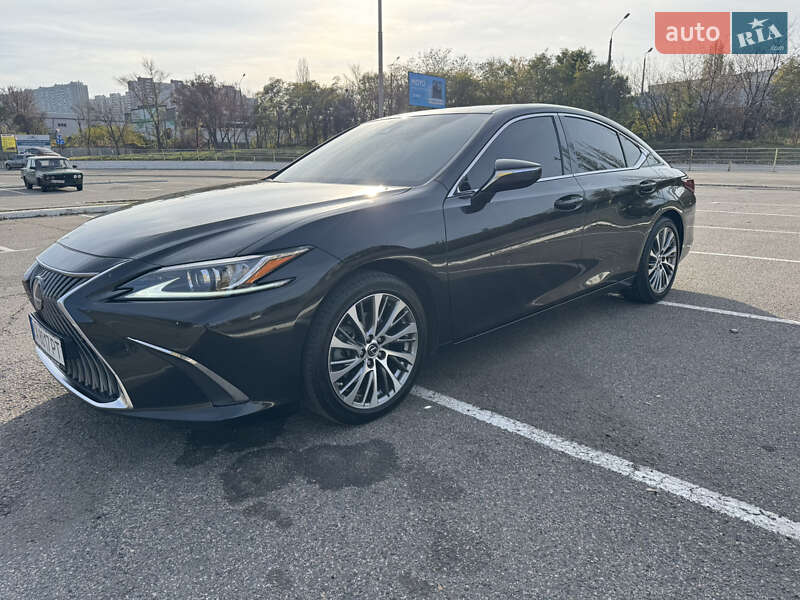 Седан Lexus ES 2021 в Киеве