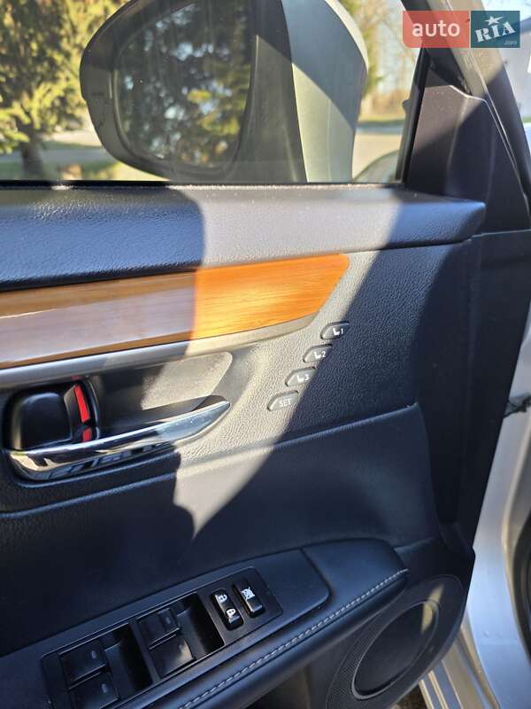 Седан Lexus ES 2014 в Бердичеве