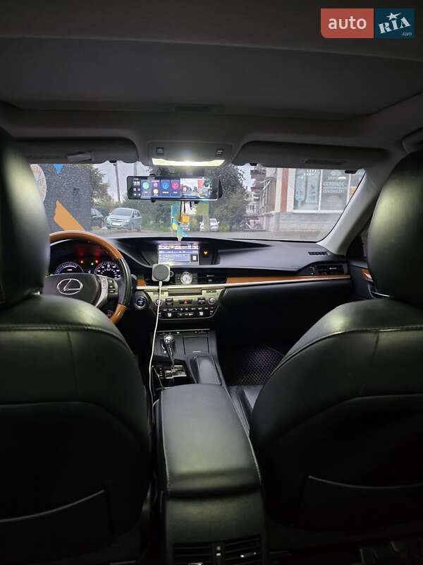Седан Lexus ES 2014 в Бердичеве