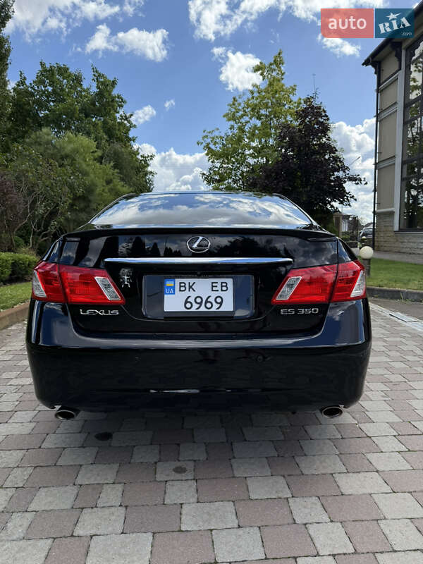 Седан Lexus ES 2008 в Сарнах