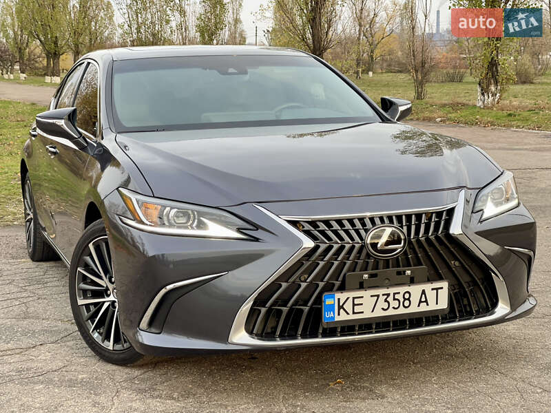 Lexus ES 2022