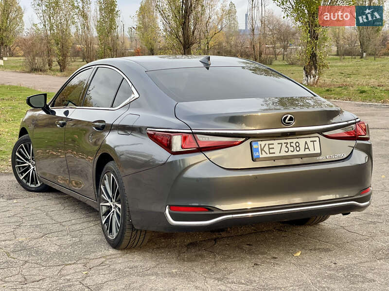 Седан Lexus ES 2022 в Каменском