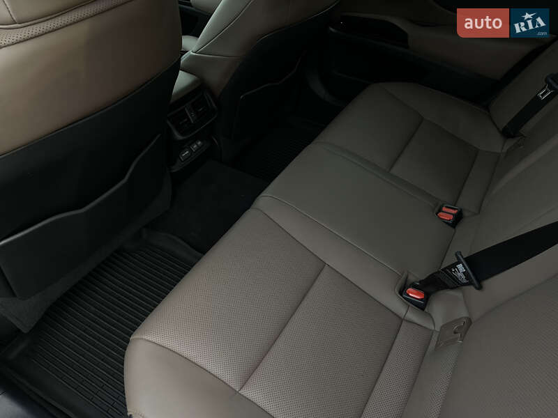 Седан Lexus ES 2022 в Каменском