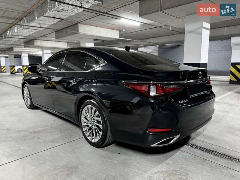Седан Lexus ES 2022 в Днепре