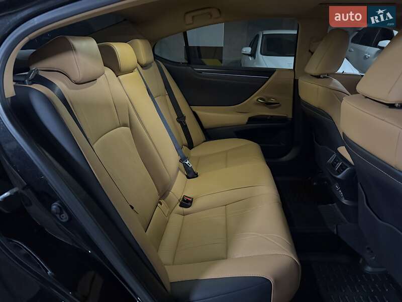 Седан Lexus ES 2022 в Днепре