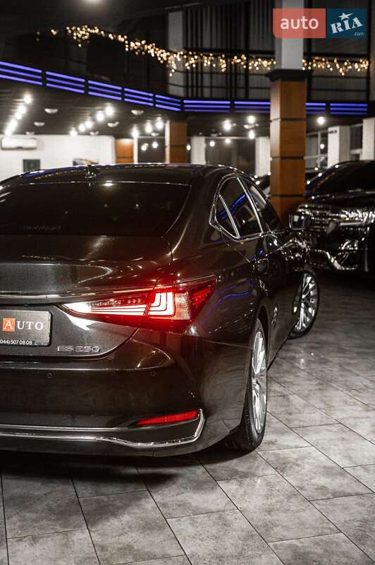 Седан Lexus ES 2019 в Одессе