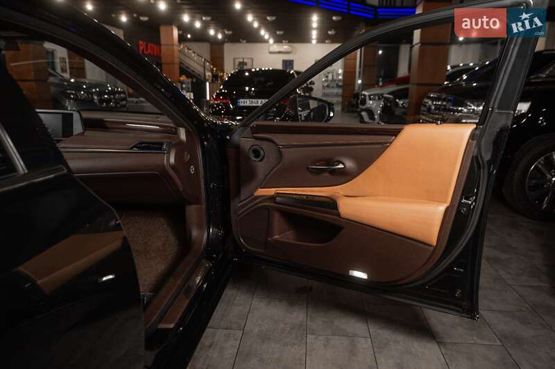 Седан Lexus ES 2019 в Одессе