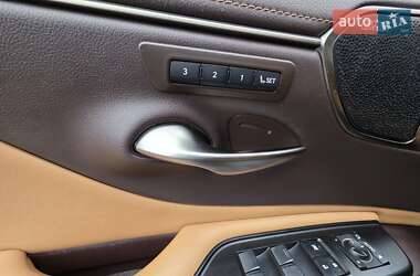 Седан Lexus ES 2018 в Ровно