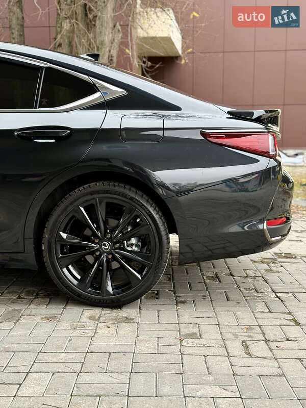 Седан Lexus ES 2023 в Днепре