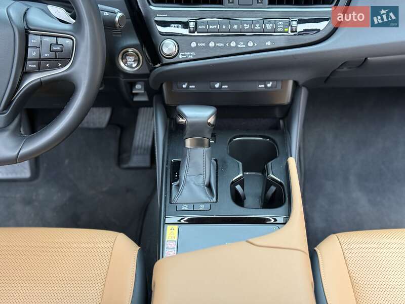 Седан Lexus ES 2023 в Днепре