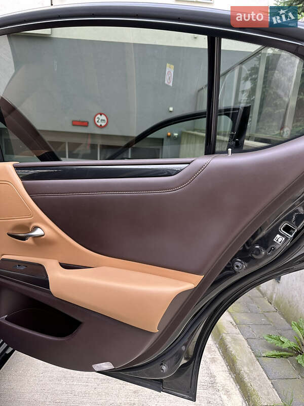 Седан Lexus ES 2018 в Луцьку фото 21 Седан Lexus ES 2018 в Луцьку