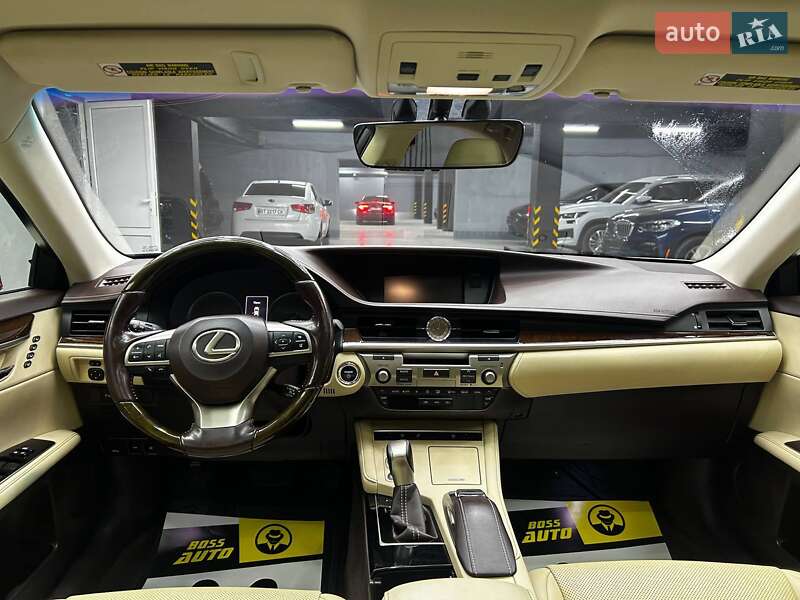 Седан Lexus ES 2015 в Чернівцях фото 11 Седан Lexus ES 2015 в Чернівцях