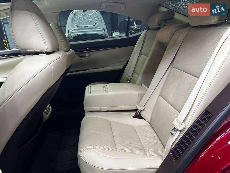 Седан Lexus ES 2015 в Чернівцях фото 19 Седан Lexus ES 2015 в Чернівцях