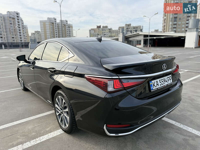 Седан Lexus ES 2022 в Киеве