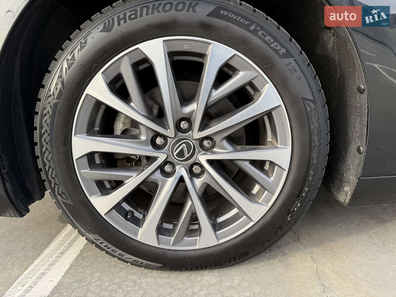 Седан Lexus ES 2022 в Киеве