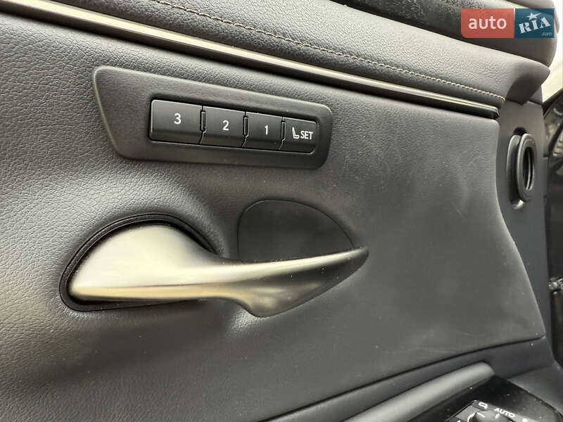 Седан Lexus ES 2022 в Киеве