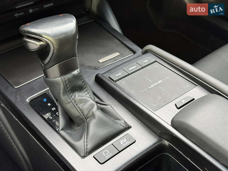 Седан Lexus ES 2022 в Киеве