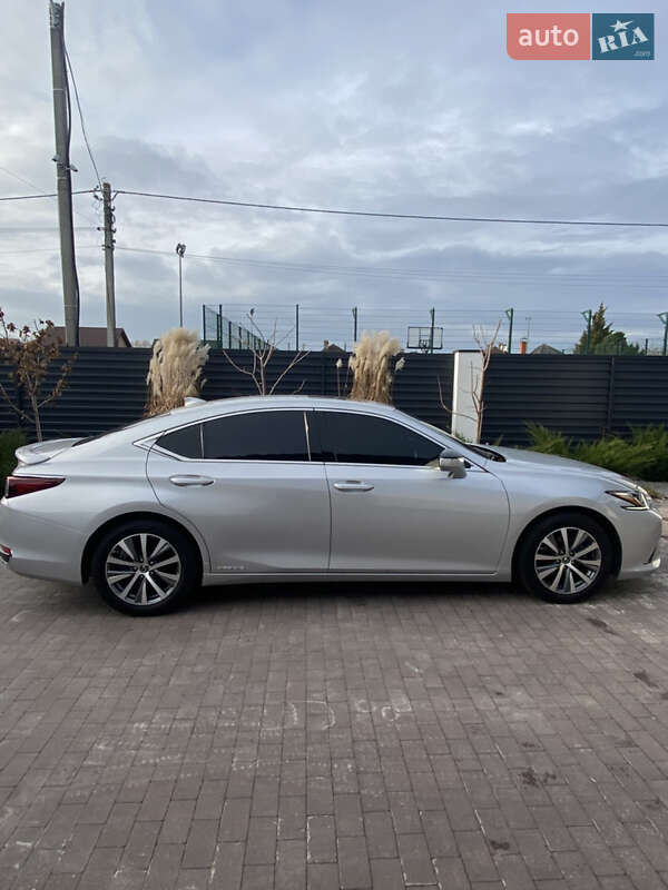Седан Lexus ES 2019 в Києві
