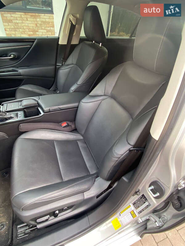 Седан Lexus ES 2019 в Києві