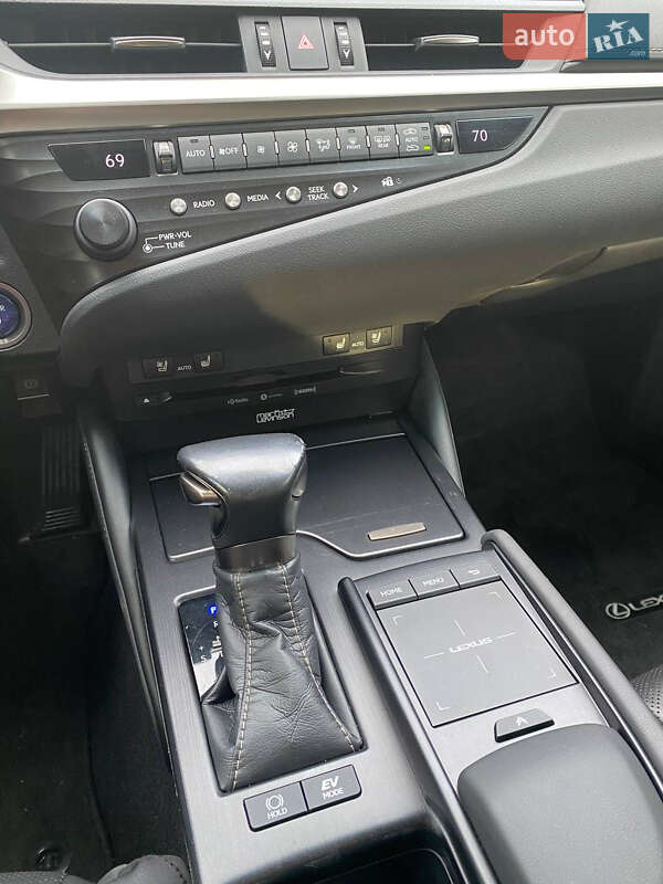 Седан Lexus ES 2019 в Києві
