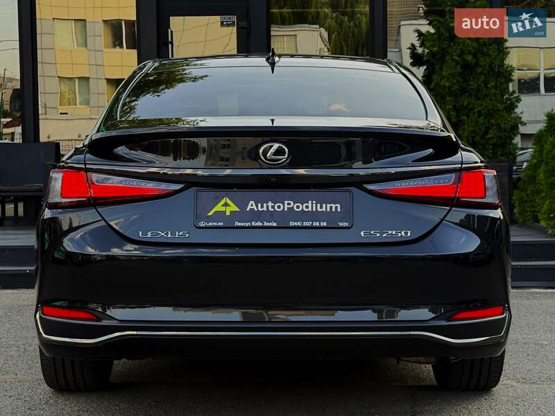 Седан Lexus ES 2023 в Києві