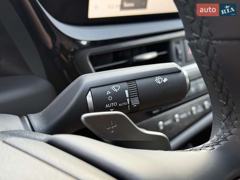 Седан Lexus ES 2023 в Києві