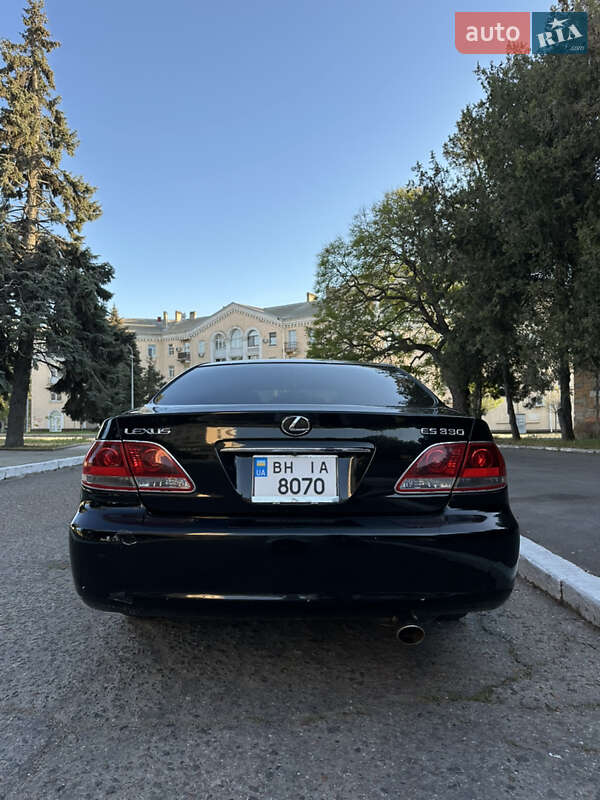 Седан Lexus ES 2004 в Чорноморську