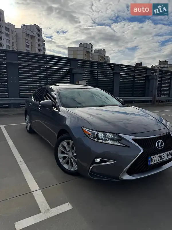 Lexus ES