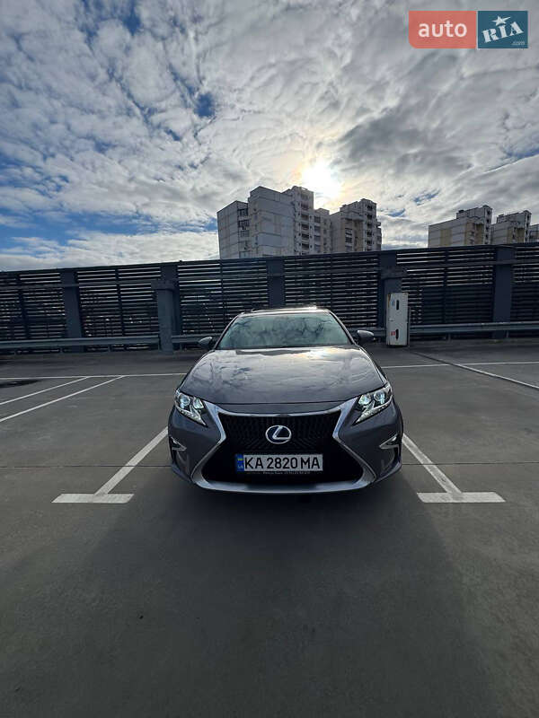 Седан Lexus ES 2014 в Киеве