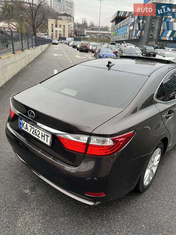 Седан Lexus ES 2013 в Києві