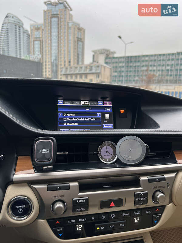 Седан Lexus ES 2013 в Києві