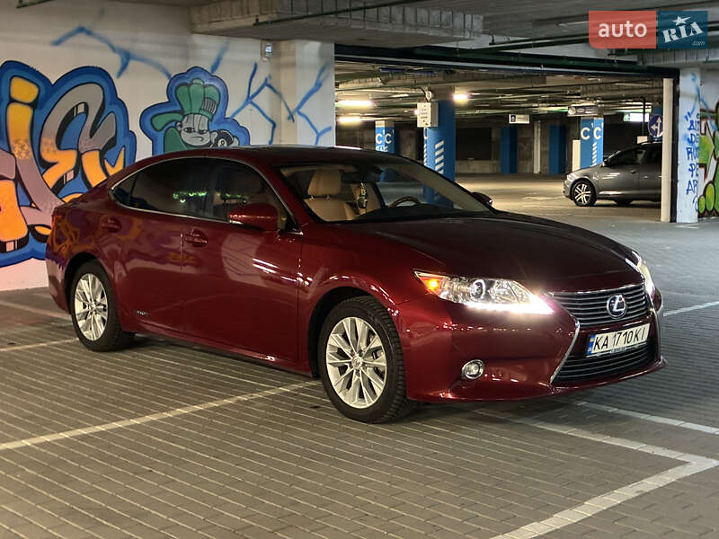 Седан Lexus ES 2014 в Киеве