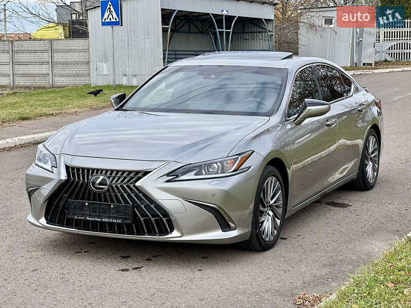 Седан Lexus ES 2024 в Ровно