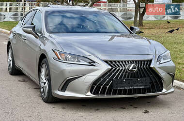 Седан Lexus ES 2024 в Рівному