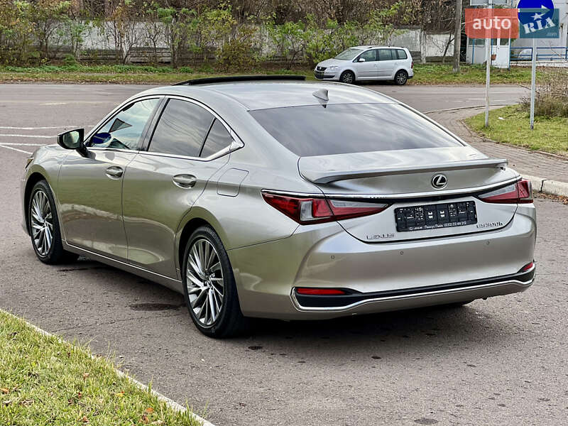 Седан Lexus ES 2024 в Ровно