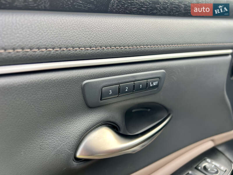 Седан Lexus ES 2024 в Ровно