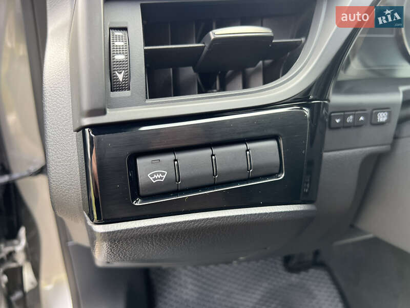 Седан Lexus ES 2024 в Ровно