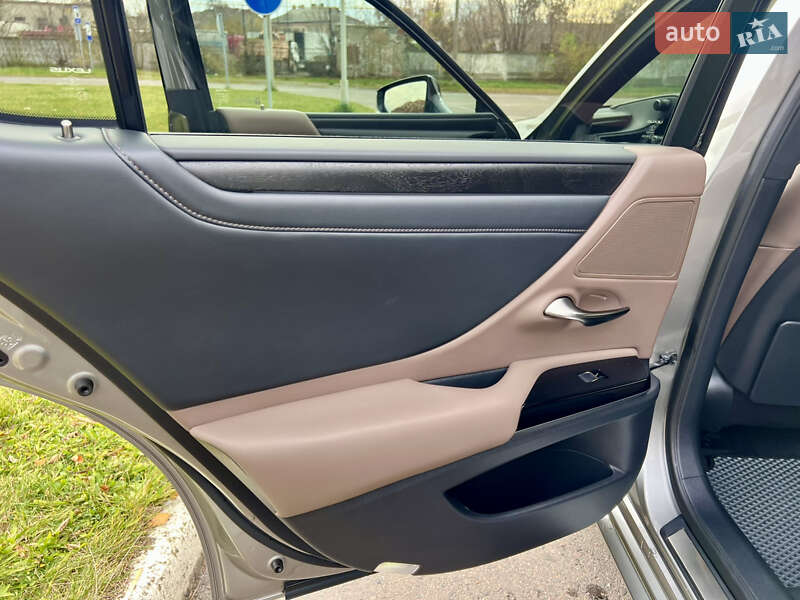 Седан Lexus ES 2024 в Ровно