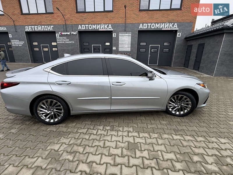 Седан Lexus ES 2023 в Белой Церкви