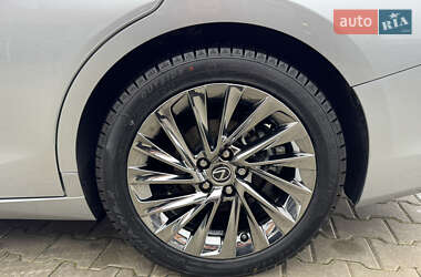 Седан Lexus ES 2023 в Белой Церкви