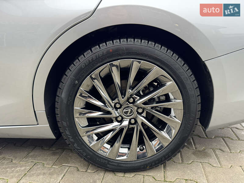 Седан Lexus ES 2023 в Белой Церкви