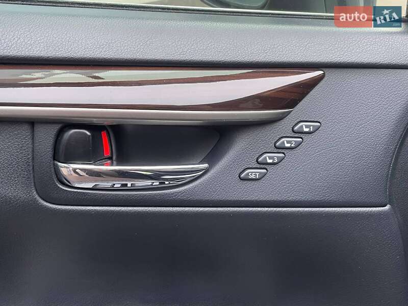 Седан Lexus ES 2016 в Киеве фото 13 Седан Lexus ES 2016 в Киеве