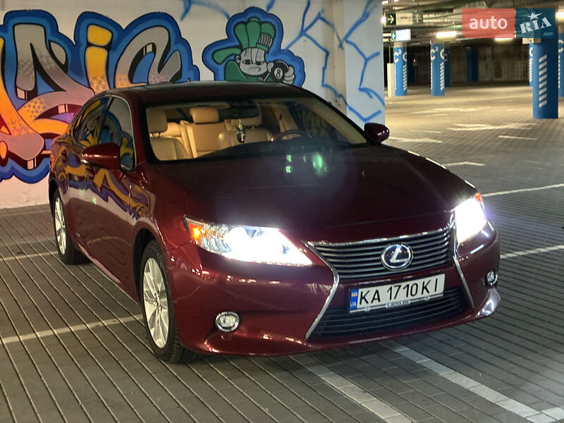 Седан Lexus ES 2014 в Киеве