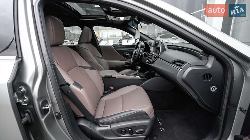 Седан Lexus ES 2023 в Львові фото 6 Седан Lexus ES 2023 в Львові