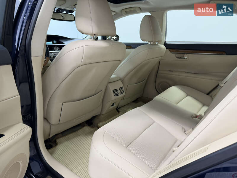 Седан Lexus ES 2015 в Одессе