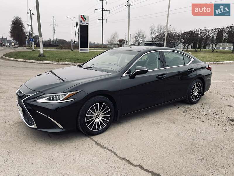 Седан Lexus ES 2019 в Рівному