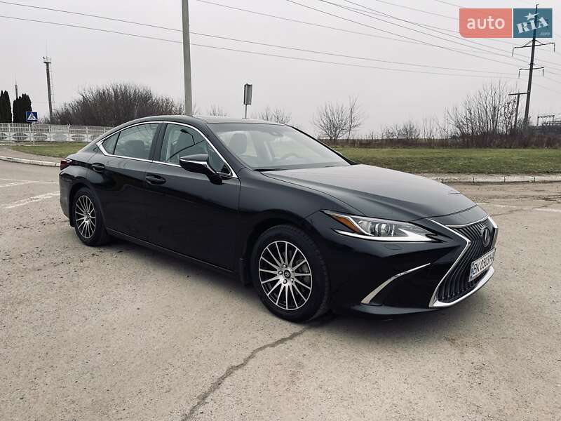 Седан Lexus ES 2019 в Рівному