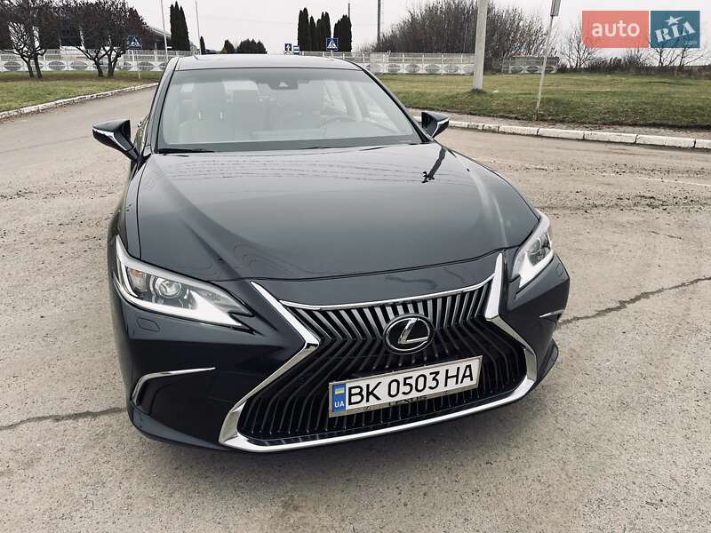 Седан Lexus ES 2019 в Ровно