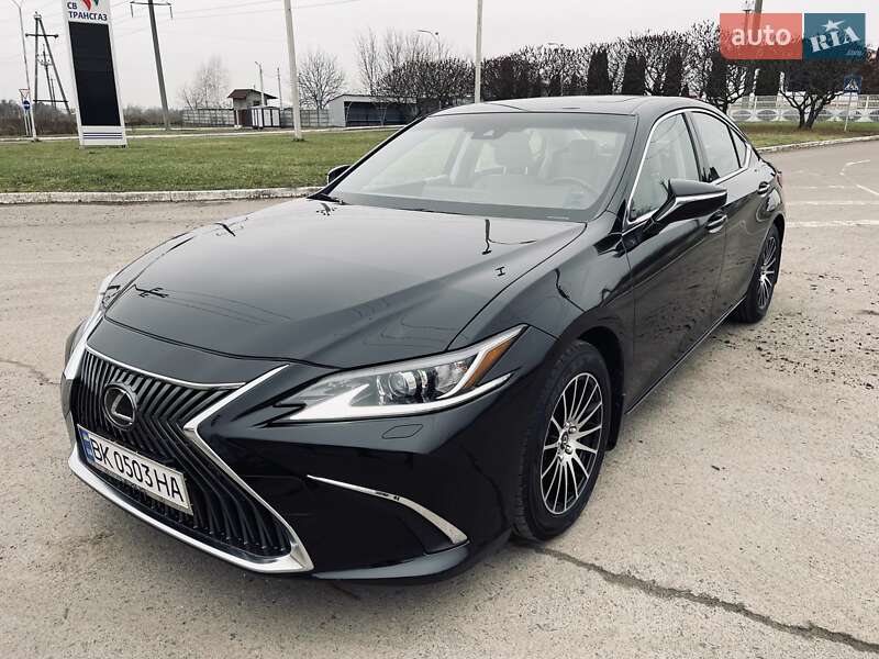 Седан Lexus ES 2019 в Рівному